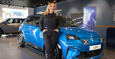 Kadın gücü, elektrikli rallide tarih yazıyor